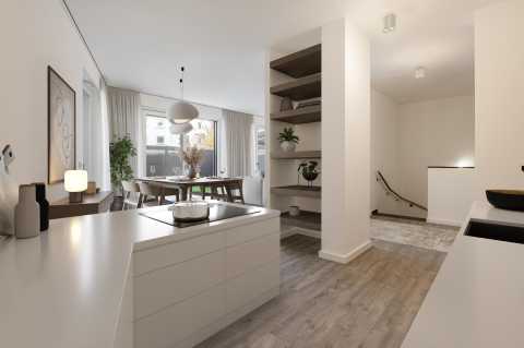 Helle, moderne Küche mit Essbereich, Holzregalen und großen Fenstern.